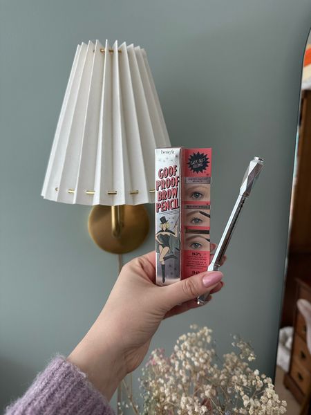 The best brow pencil for blondes 👱‍♀️ the Benefit goof proof in shade 2 is effortless and gives a natural, filled in look! Love how long this brow product lasts too! 

Beauty brows brow makeup benefit cosmetics 

#LTKbeauty