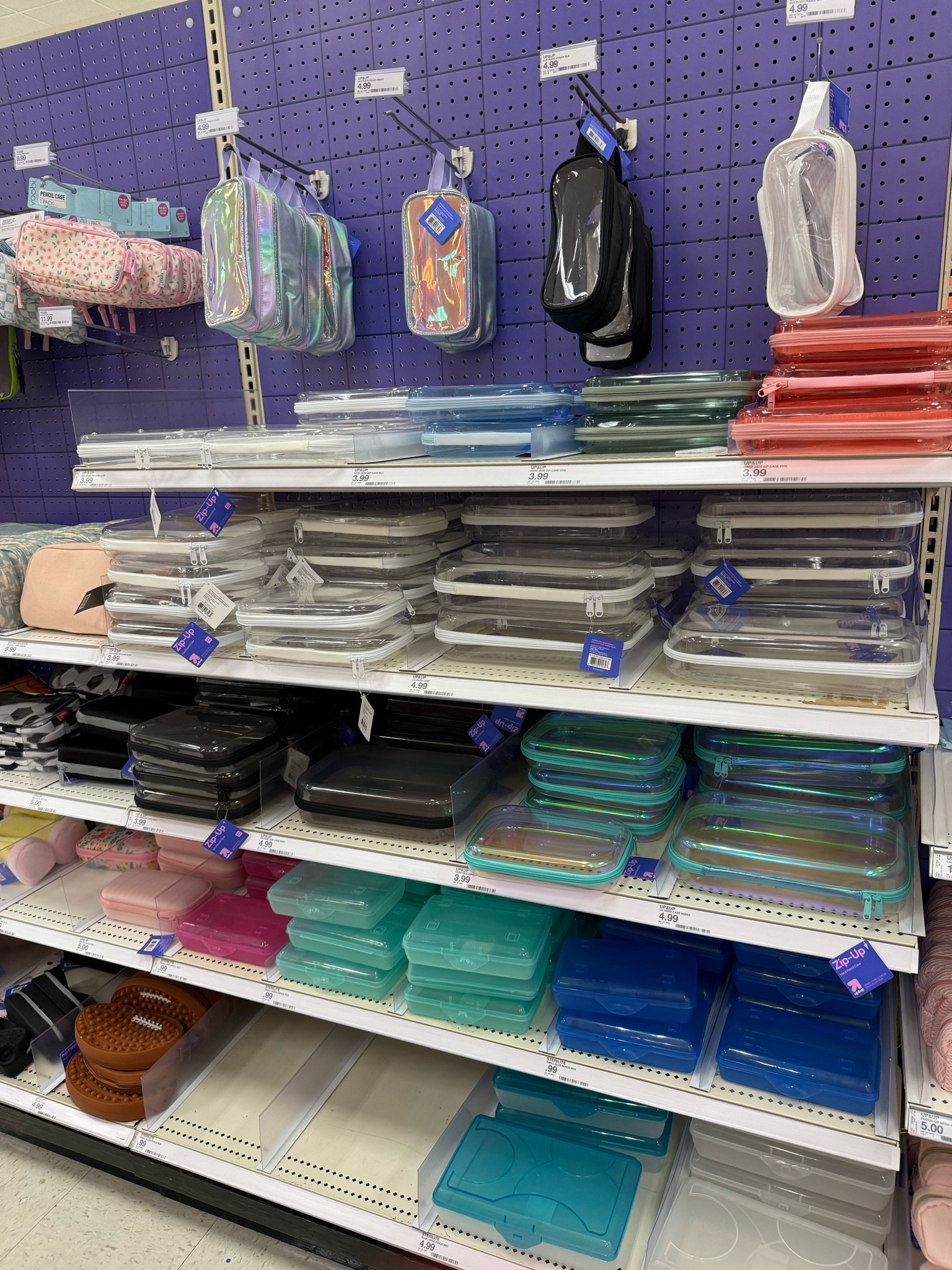#ad

Must have best sellers from last year are back at @Target 

Target 
Backpack
Lunchbox
Bentobox
Back to school 
School must haves