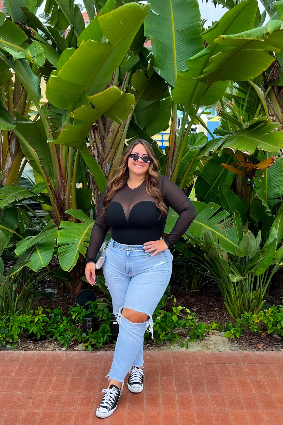 Size 14 curvy jeans ootd 🖤

#LTKmidsize #LTKfindsunder100 #LTKstyletip