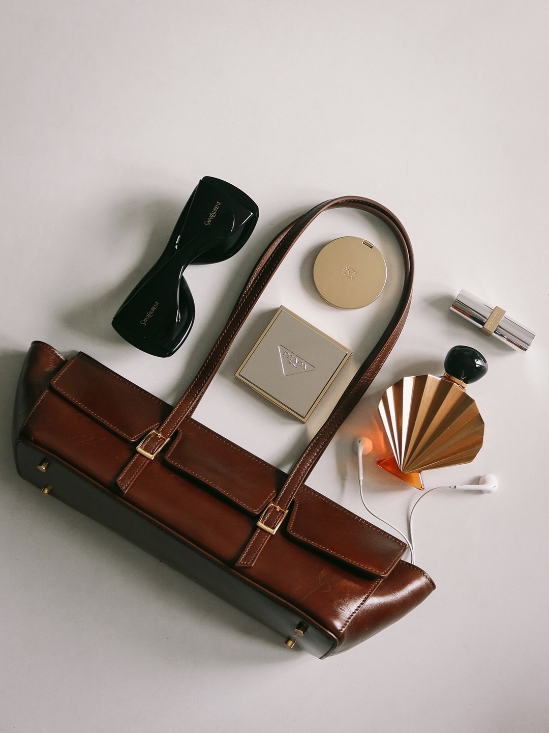 The Everyday Edit

Carefully chosen, effortlessly styled.

whats in my bag, everyday essentials, bag essentials, luxury accessories, minimal aesthetic, neutral style, everyday chic, fashion flatlay, curated style, aesthetic lifestyle

#LTKstyletip #LTKluxury #LTKuk