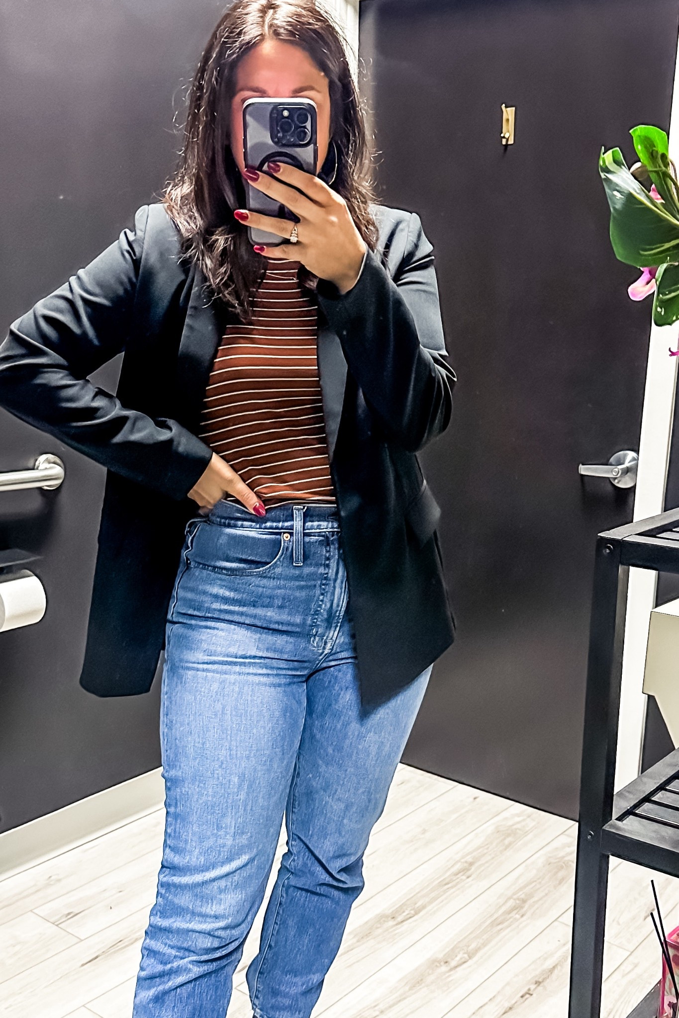 The comfiest tee on sale for 18.50.  
Amazon blazer 

#LTKSaleAlert #LTKFindsUnder50