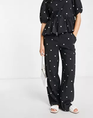 Pieces – Gepunktetes Set in Schwarz | ASOS (Global)