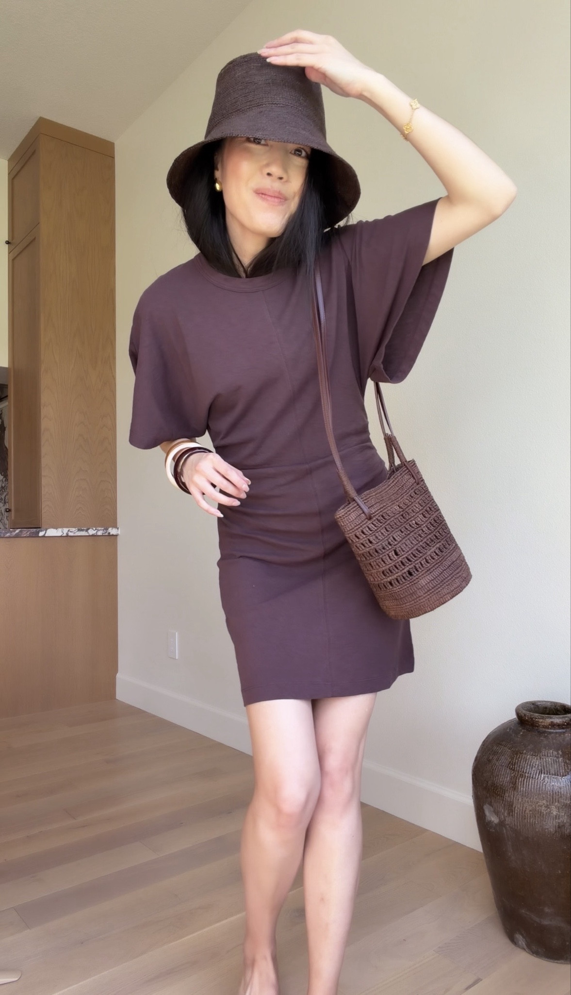 A week of outfits in elevated basics. Love everything I found here – all great pieces for my Spring/Summer wardrobe!

#classicstyle
#summeroutfit
#summerdress
#matchingset
#shortdress
#EVEREVEpartner 
@evereveofficial