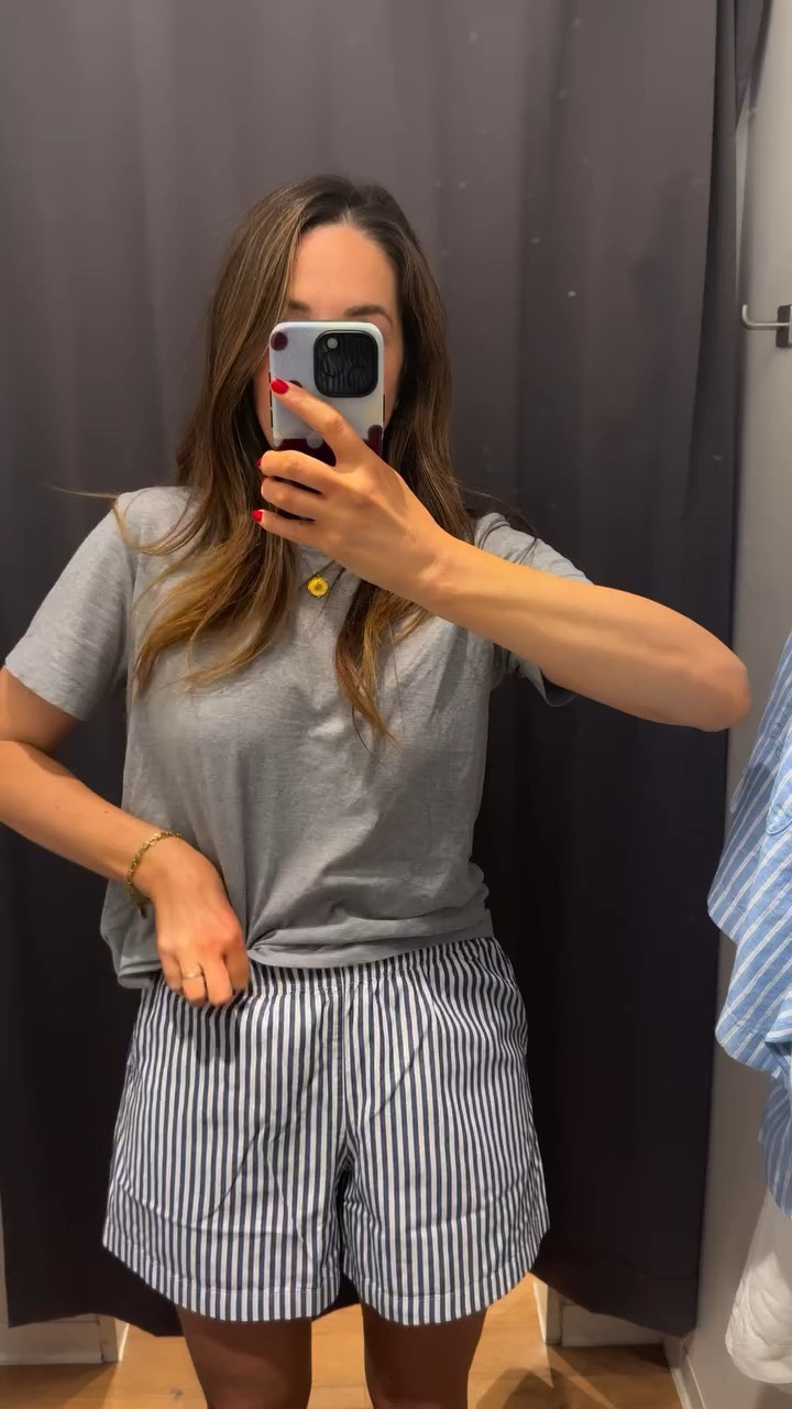 A little Uniqlo pre-summer try-on.
Sound on if you want to hear my chat. Off if you don’t 😂

Feel like I’ll live in these shorts this summer.


Striped shorts, shirt and shorts, white summer dress, summer outfits, summer styling, shorts styling

#LTKeurope #LTKspring #LTKuk