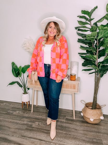 OBSESSED with this pink & orange checkered sequin cardigan 🤩🩷🧡 Use my code KATIE15 to get 15% off your first purchase at @shop_avara!

Falloween outfit, mom halloween outfit, dark wash jeans, fall outfit, pink and orange, midsize outfit, size 14, midsize style

#LTKmidsize #LTKfindsunder100