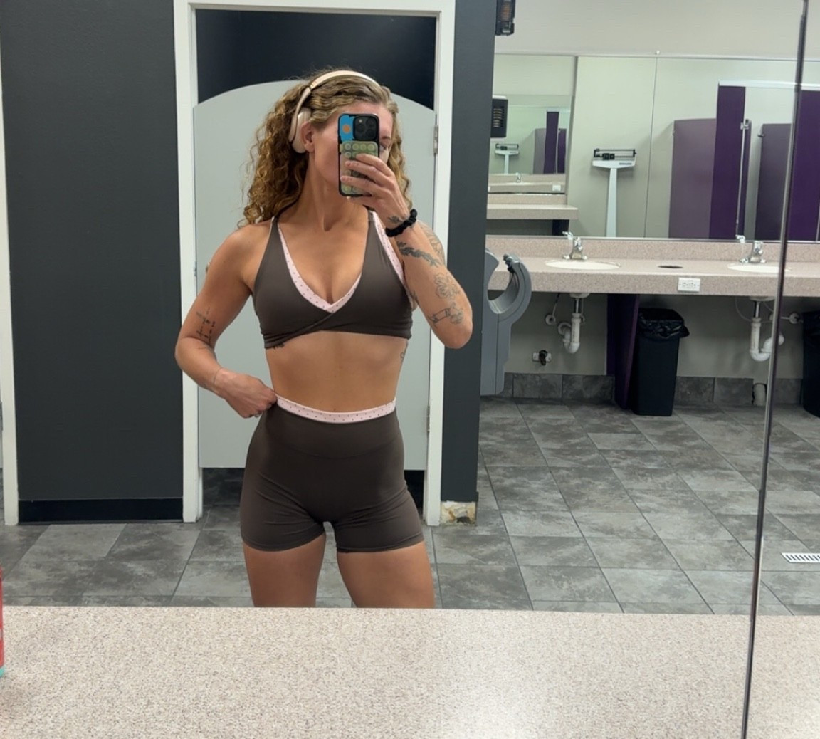 Workout ootd

#LTKgrwm #LTKootd #LTKfitnessgoals