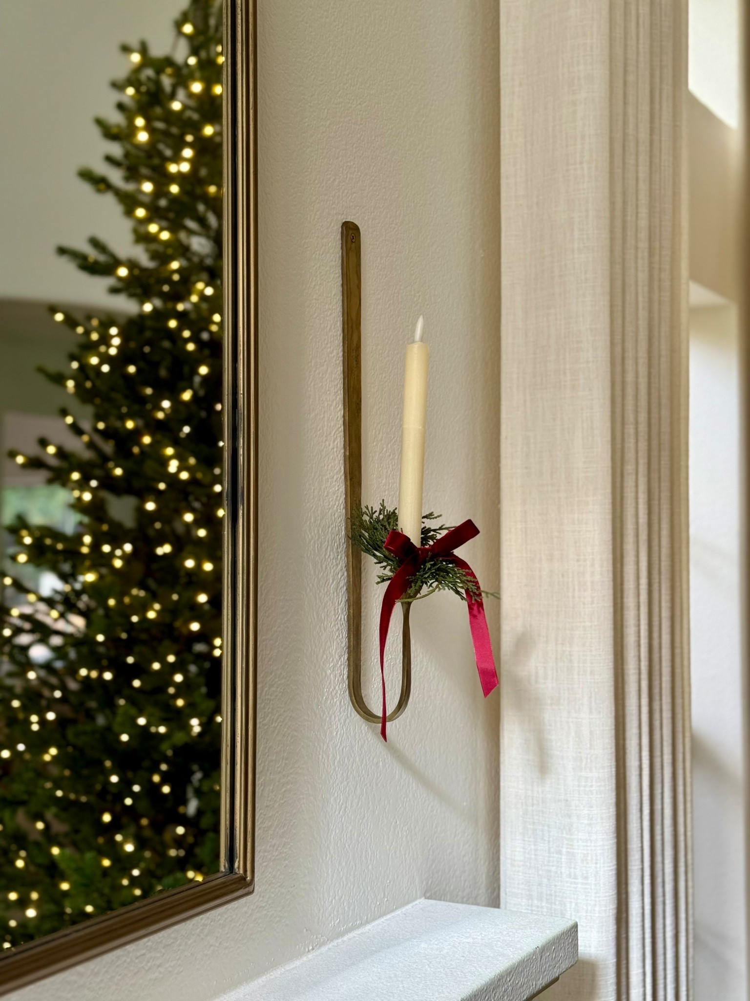 Here’s an easy way to style your candle sconce. Add this napkin holder from Target and a bow and you’re all set. 

Christmas decor, candle sconce, mini wreath  

#LTKHoliday #LTKHome #LTKFindsUnder50