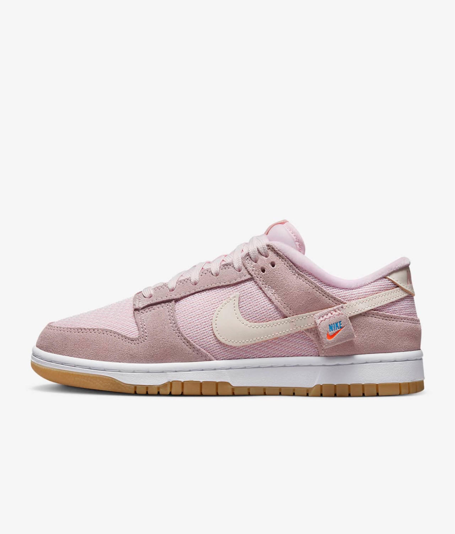 Nike Dunk Low SE
Soft Pink Teddy Bear
 

Created for the hardwood but taken to the streets, the Nike Dunk Low returns with a special update inspired by your favorite childhood teddy bear. Soft suede pairs with a knit fabric and velvet lining to infuse this '80s b-ball icon with cozy vibes while its padded, low-cut collar lets you comfortably take your game anywhere. 

Shown: Light Soft Pink/Pink Foam/Medium Soft Pink/Light Soft Pink
Style: DZ5318-640



#LTKshoecrush