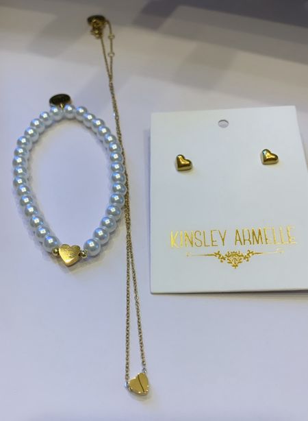Jewelry 
Heart jewelry 
Heart earrings 
Valentine’s gift

When shopping Kinsley Armelle use my Discount Code: ka-countrychichomess

#LTKGiftGuide #LTKMostLoved #LTKsalealert