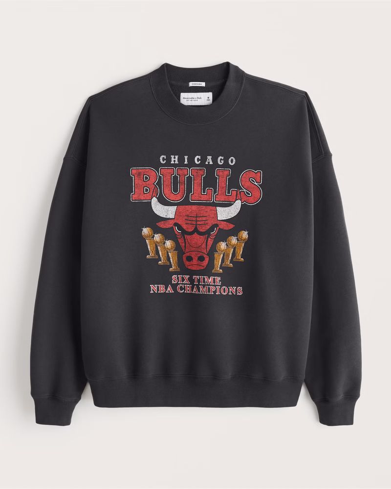 Abercrombie & Fitch Men's Chicago Bulls Crew Sweatshirt in Dark Grey - Size XXL | Abercrombie & Fitch (US)