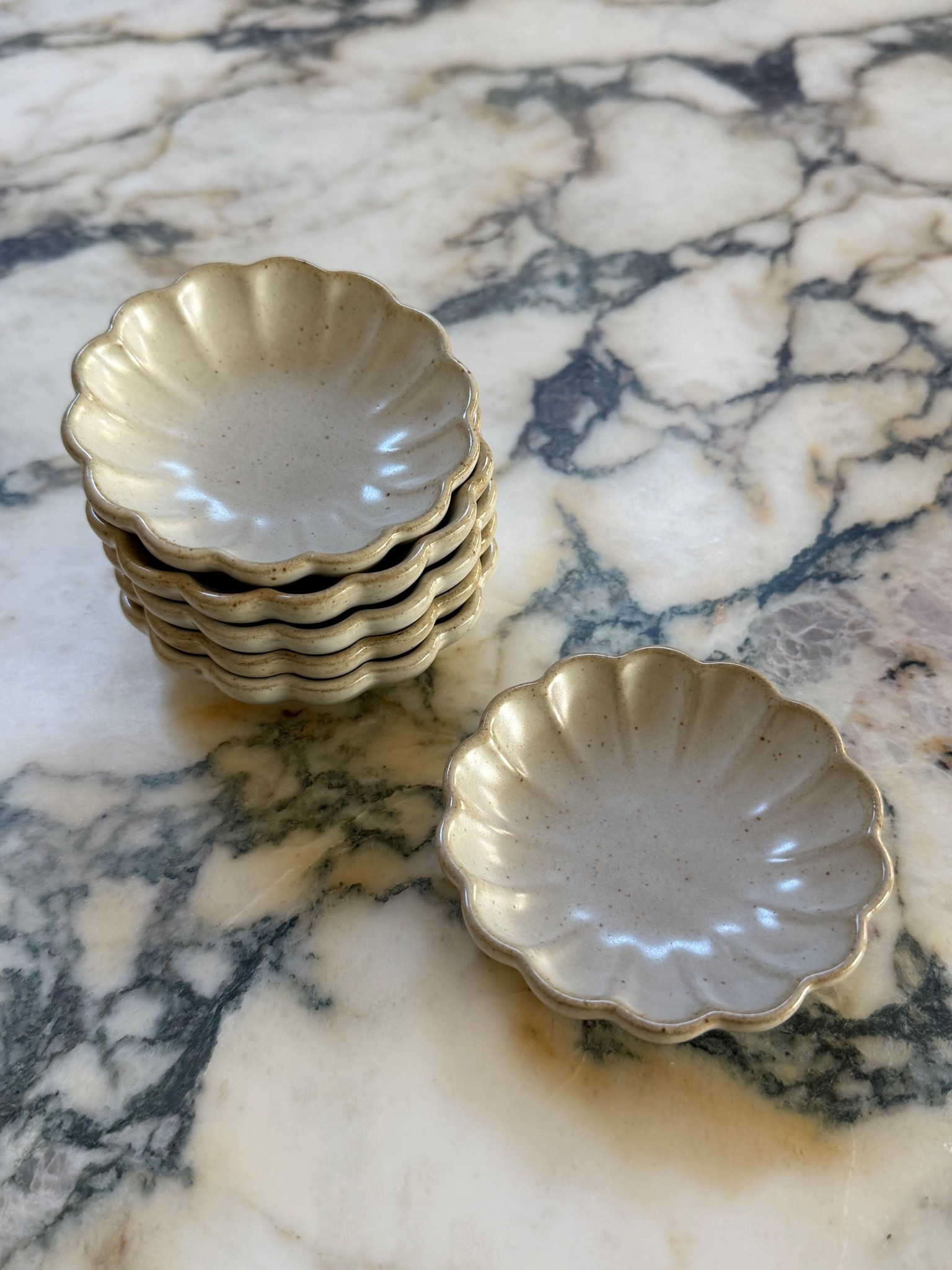 mini fluted trinket dish ✿

ceramic bowl | ceramic dish | scalloped bowl | scalloped dish | fluted dish | flower dish | mini dish | mini bowl | supplement holder | charcuterie board dish | target home |

#LTKSaleAlert #LTKHome