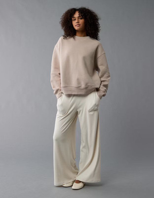 AE Everyday Luxe Crew Neck Sweatshirt | American Eagle Outfitters (US & CA)