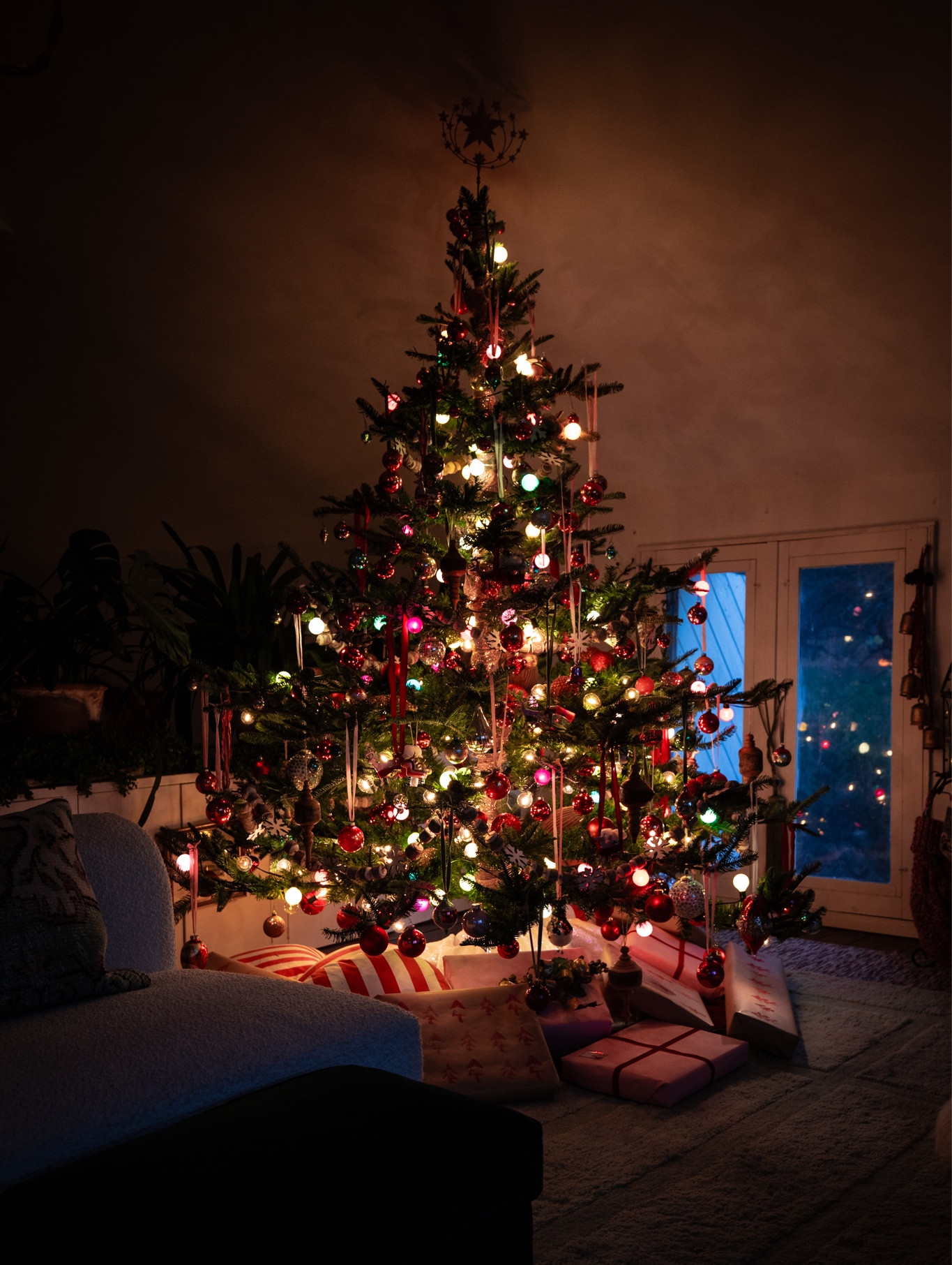 Colorful nostalgic Christmas lights ✨