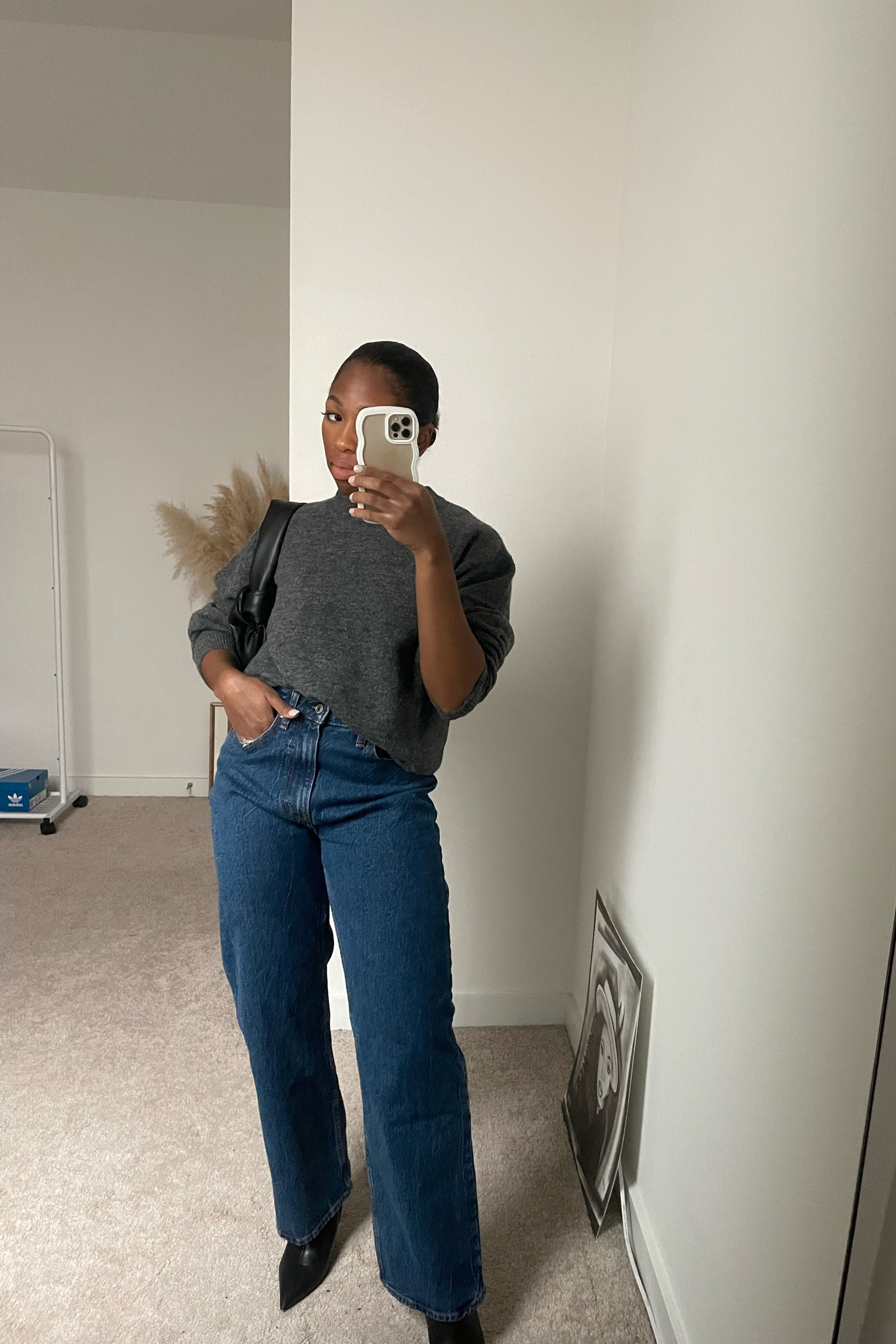 1 base, 5 outfits

Styling my 90s high rise relaxed jeans from Abercrombie & Fitch

Look 4: the plaid blazer

#jeans #petiteoutfit #falloutfitinspo #blackleatherboots #greyjumper

#LTKSeasonal #LTKstyletip #LTKworkwear