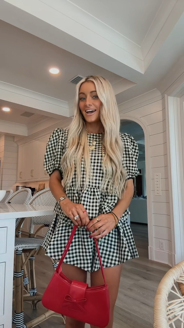 OOTD ❣️ Set is from my online boutique, Holly Js Clothing!! 

#LTKHoliday #LTKStyleTip