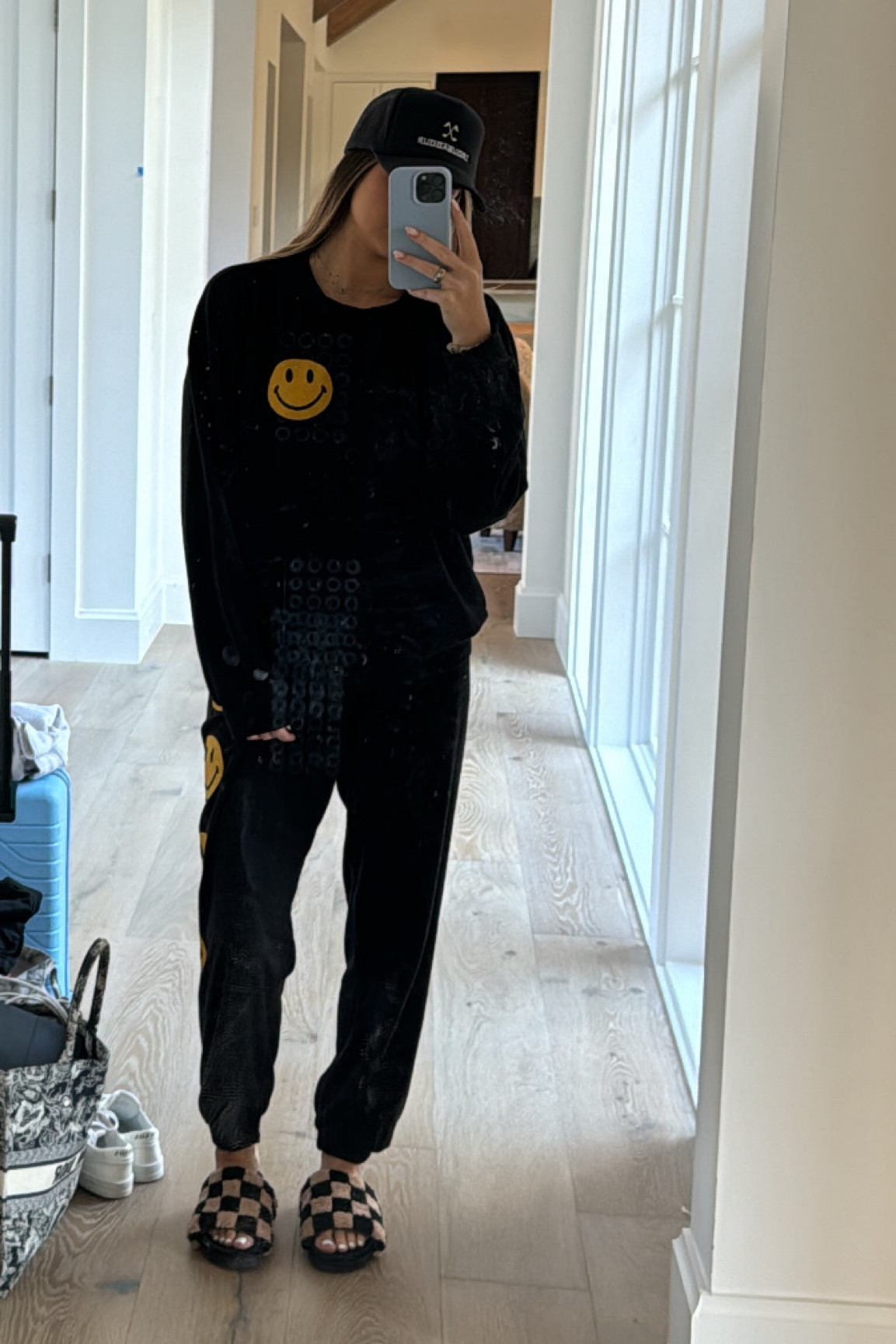 Couldn’t find this set anymore in black but linked the same in white! These cozy slippers are my fav 🤍