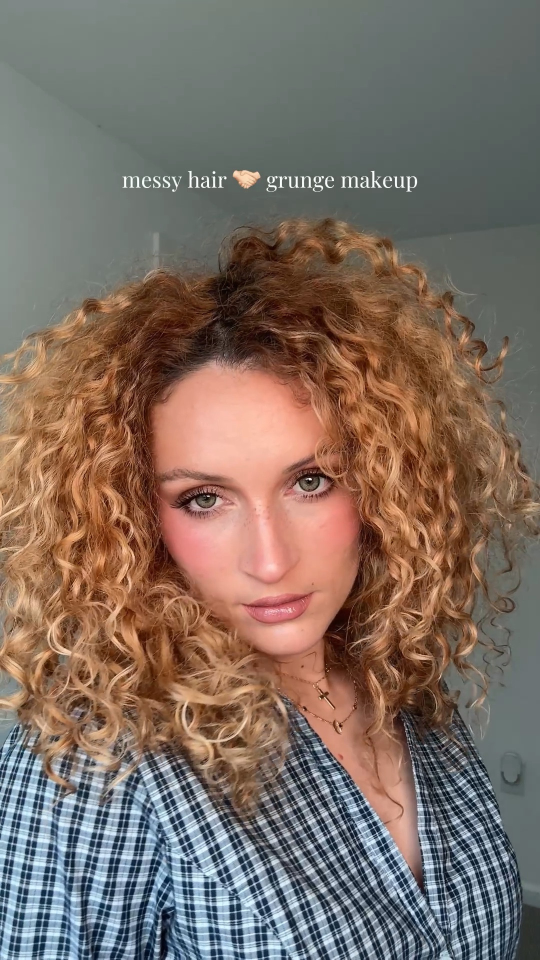 Messy hair and grunge makeup 

#LTKBeauty #LTKgrwm