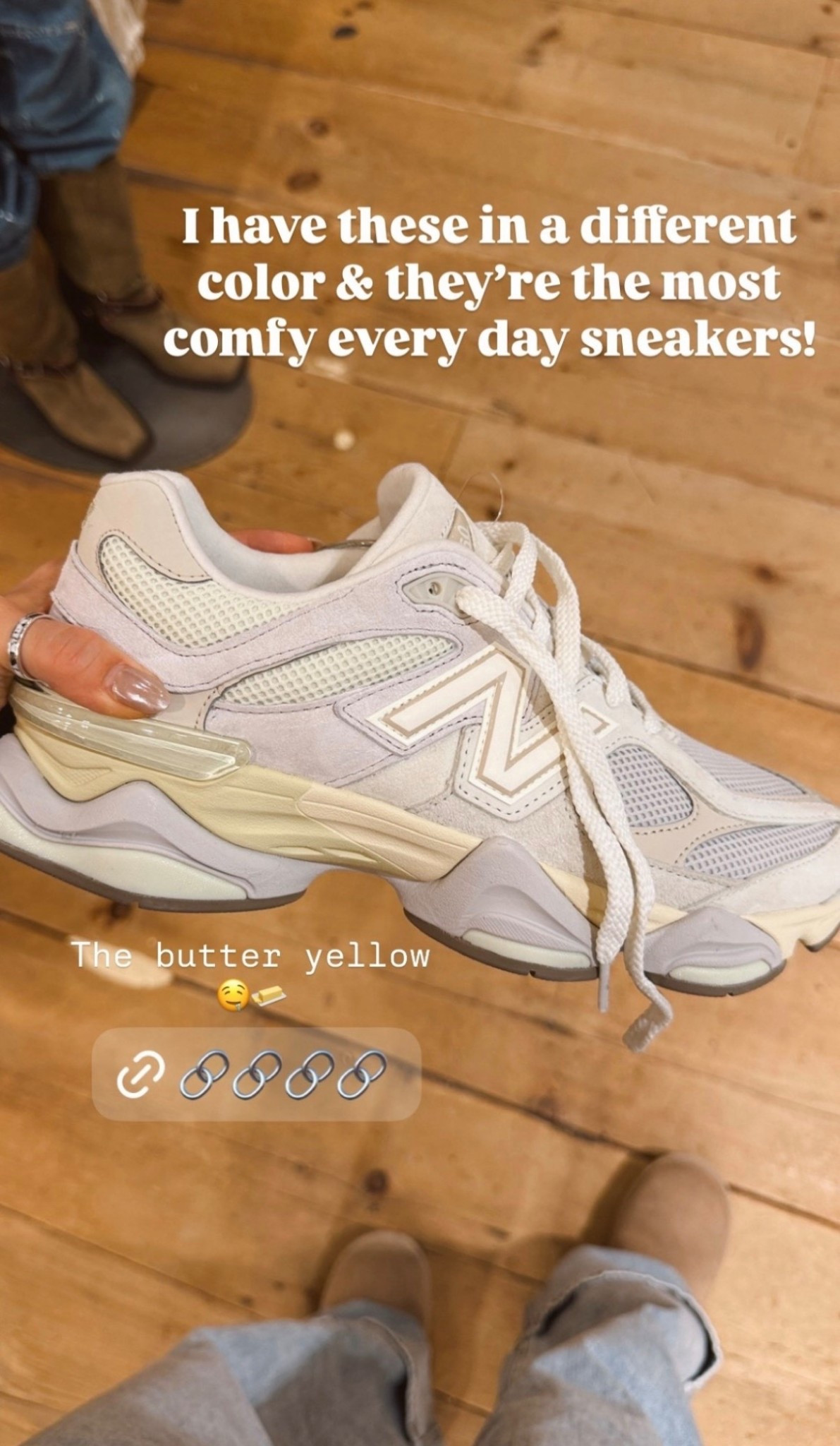 🤍 The butter yellow 🤤🧈 I have these in a different color & they’re the most comfy every day sneakers!