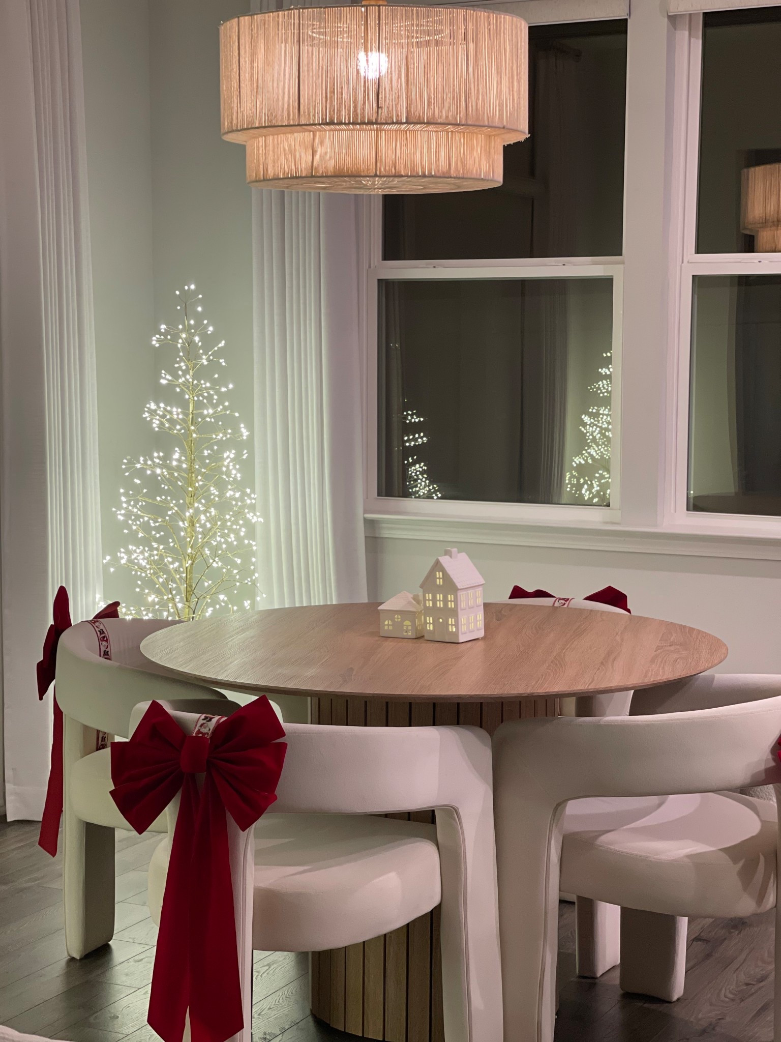 Christmas dining room decor 

#LTKSeasonal #LTKHoliday #LTKHome