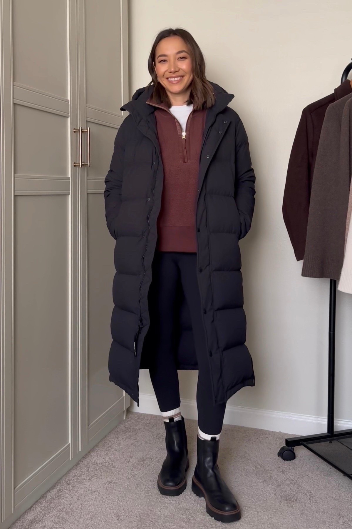 Winter outfit 

Sam Edelman lug sole waterproof boots 
Aritzia puffer long coat — xs 
Varley sweatshirt 
Varley leggings 



#LTKSeasonal