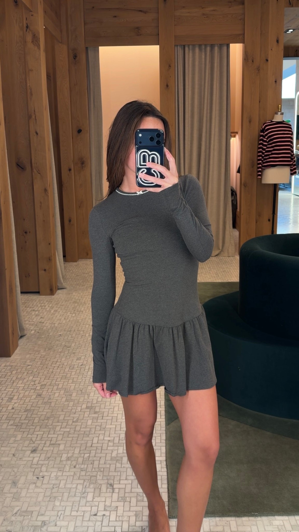 XS Love this so comfy! Will wear with black tights and boots!