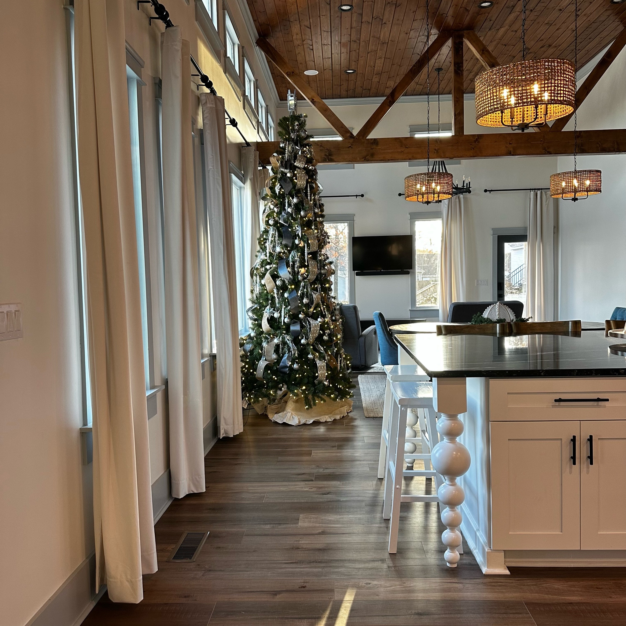 Christmas at the lake. This is the King Douglas Fir from King of Christmas and it’s so beautiful. 🎄❤️

#LTKSeasonal #LTKHoliday #LTKHome