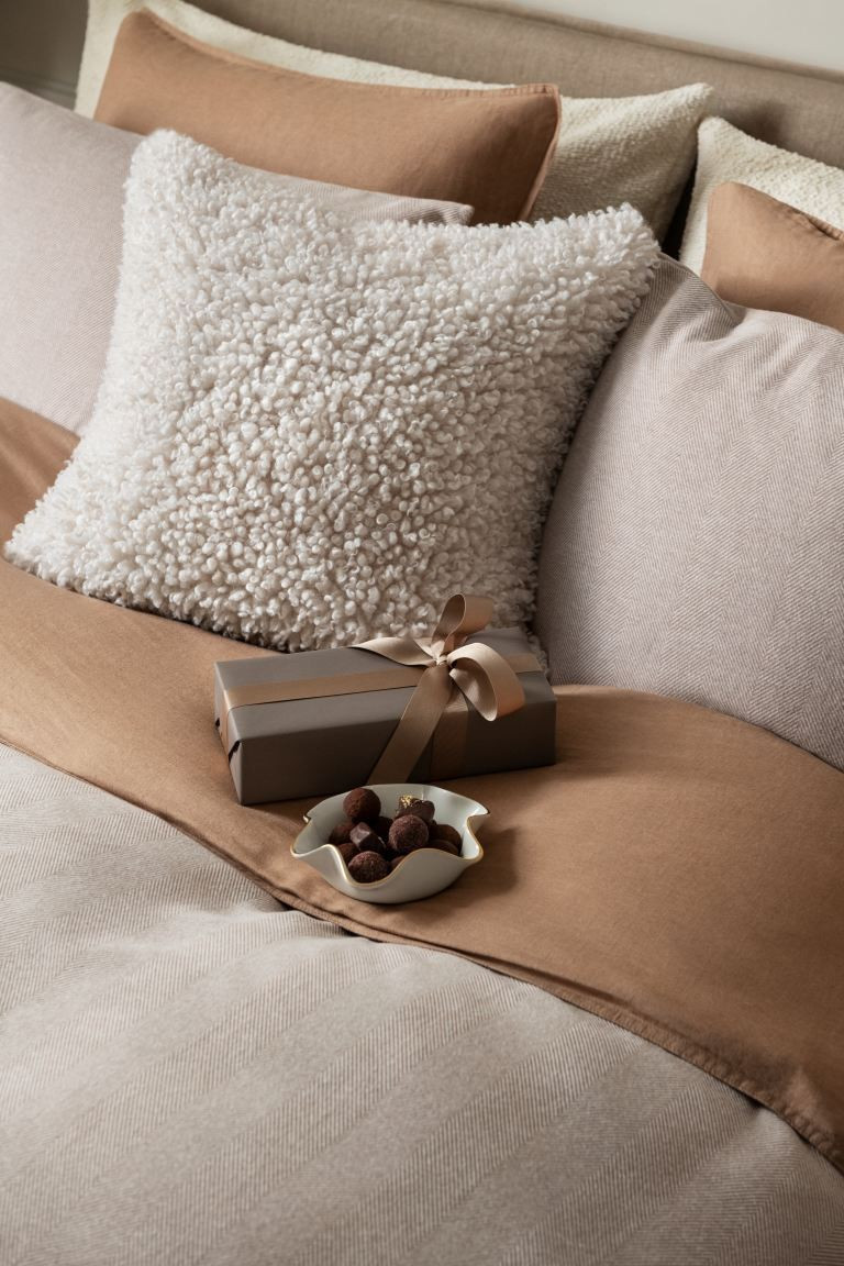 Faux Fur Cushion Cover | H&M (US + CA)