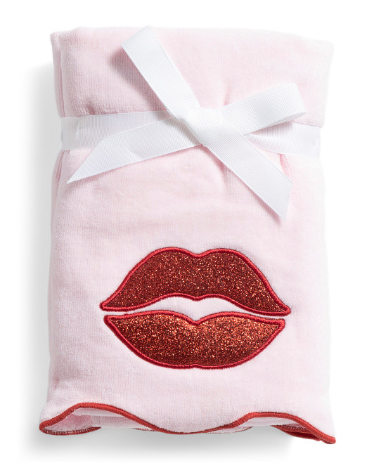 2pk Glitter Lips Hand Towels | TJ Maxx