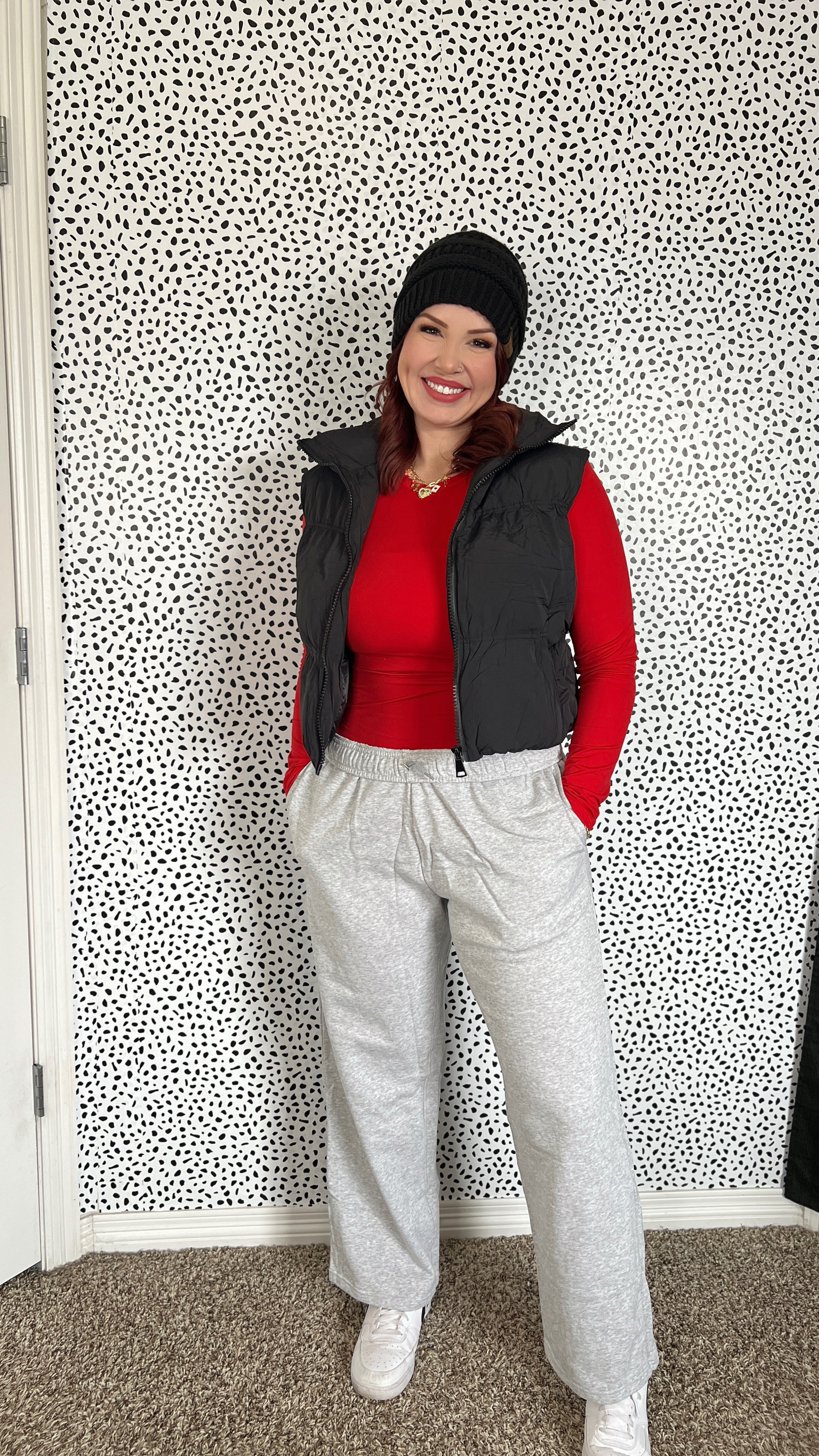 Realistic comfy & cozy outfit (as a mom of three) ❤️

I’m wearing:
Vest- size large
Long sleeve- XL 
Sweatpants- XL
Sports bra- XL

(I’m 5’7” and 170 lbs)

#LTKFitness #LTKMidsize #LTKSeasonal