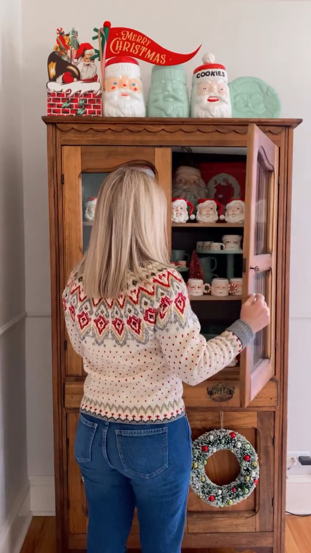 A peek into our breakfast room at Christmas! 🎅🏼 Santa mugs and jadeite green really make this space feel jolly and festive. This is where we eat most of our meals, play board games, and work on our annual Christmas puzzle together.

Our family loves the jadeite Santa cookie jar, but a close second is the Santa pitcher (Jamar Mallory) that I added this year. 

It’s almost Christmas!🎄 

#santamug #jadeitesantacookiejar #vintagechristmasdecor