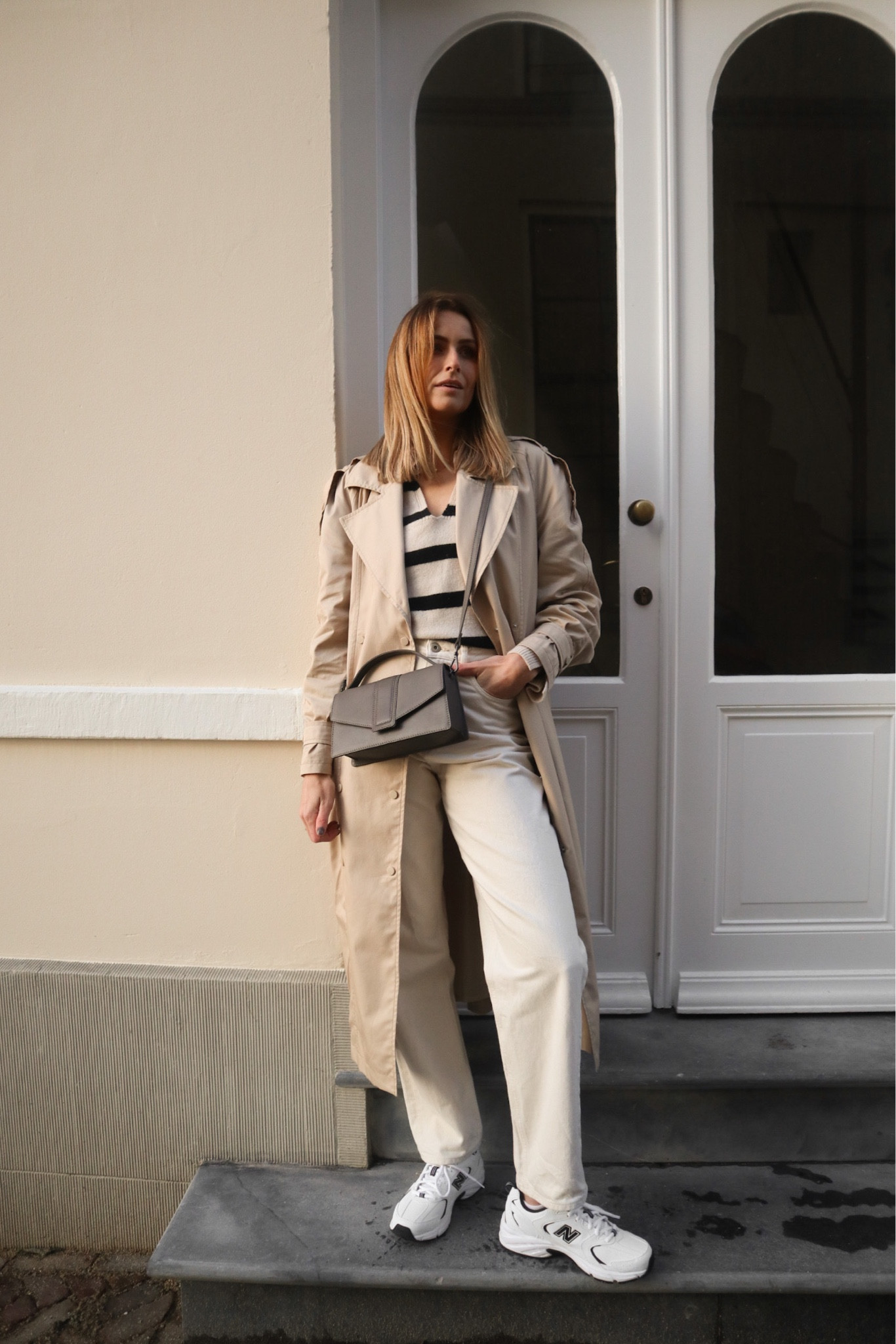 Outfit of the day 🖤

outfit inspiration, autumn outfit, Arket, striped cotton jumper, New Balance 530, trench coat, Cos, straight jeans, shoulder bag, Markberg, About you, Nederland. 

#LTKSeasonal #LTKstyletip #LTKeurope