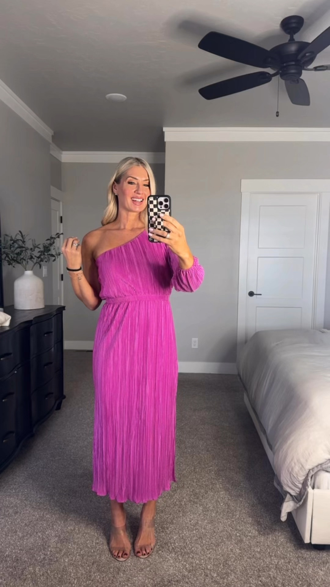 Perfect dress for any event year round! Love the fit and color 
Nordstrom 
Holiday dress 
Holiday outfit 
Wedding guest dress 

#LTKFindsUnder100 #LTKStyleTip #LTKHoliday
