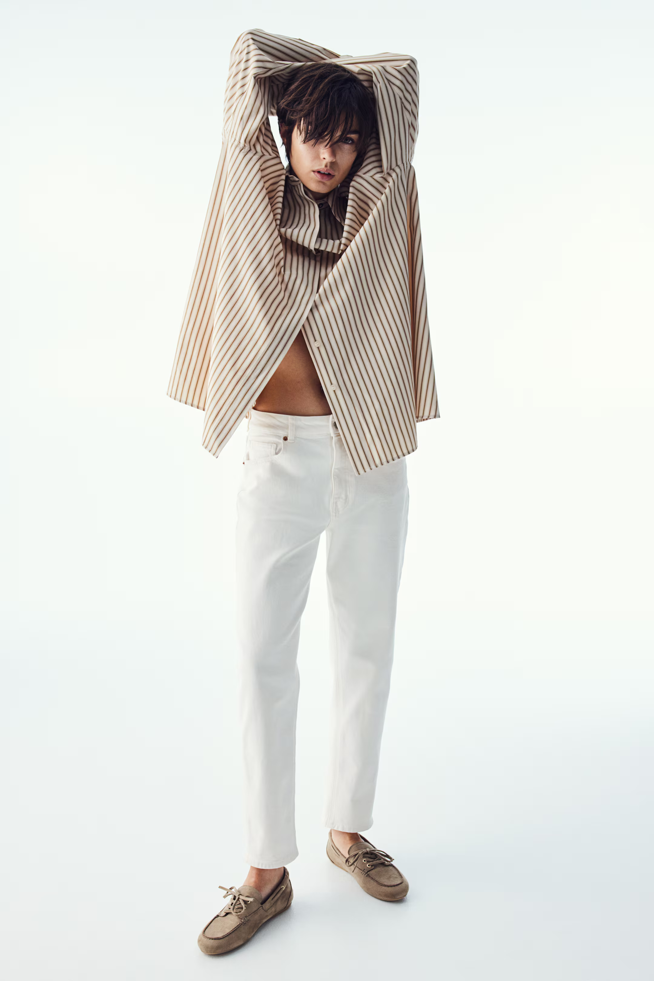 Mom Slim-Fit High-Waist Ankle Jeans | H&M (US + CA)