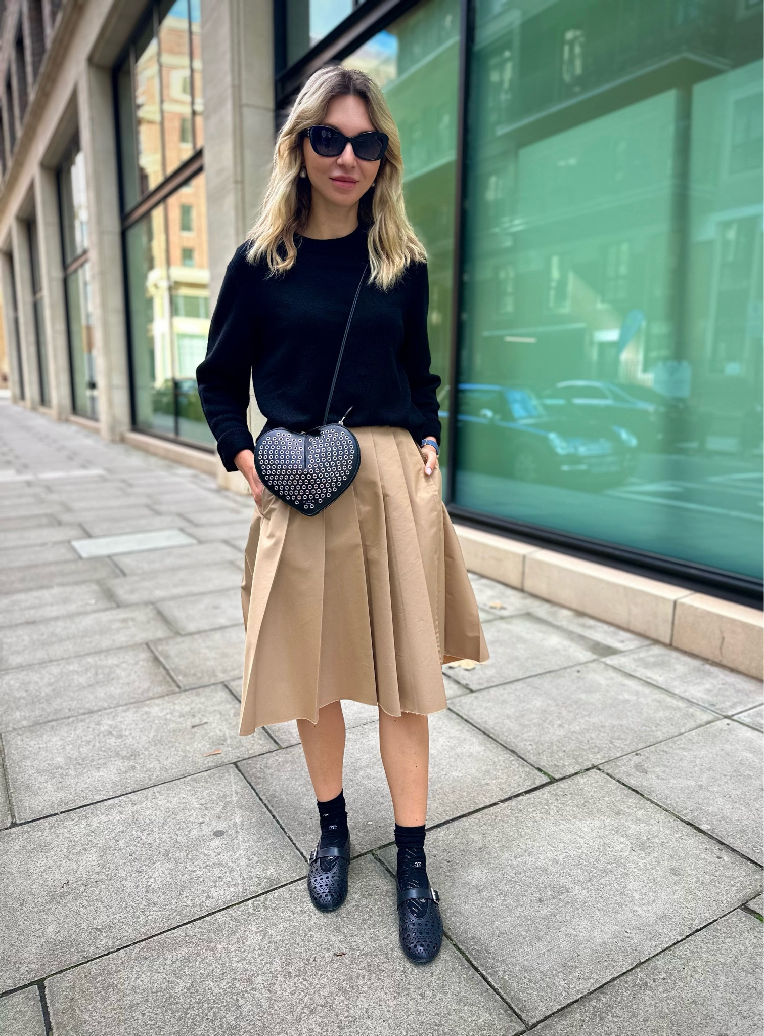 Perfect transitional look for a warm fall day - thin cashmere knit and a skirt, just adding some accessories to create chic look 

#LTKworkwear #LTKSeasonal #LTKstyletip