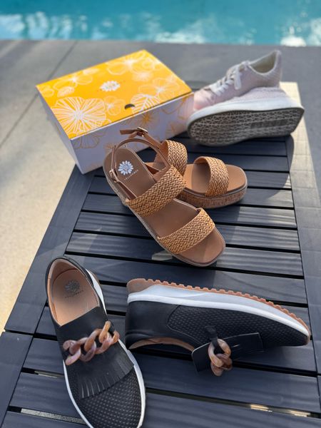 It’s giving, summer shoe dreams ✨
@yellowbox has the most comfortable and cute styles I’ve seen! I’ve linked everything in LTK 😘
#liketkit #yellowbox #ad

#LTKSeasonal #LTKshoecrush