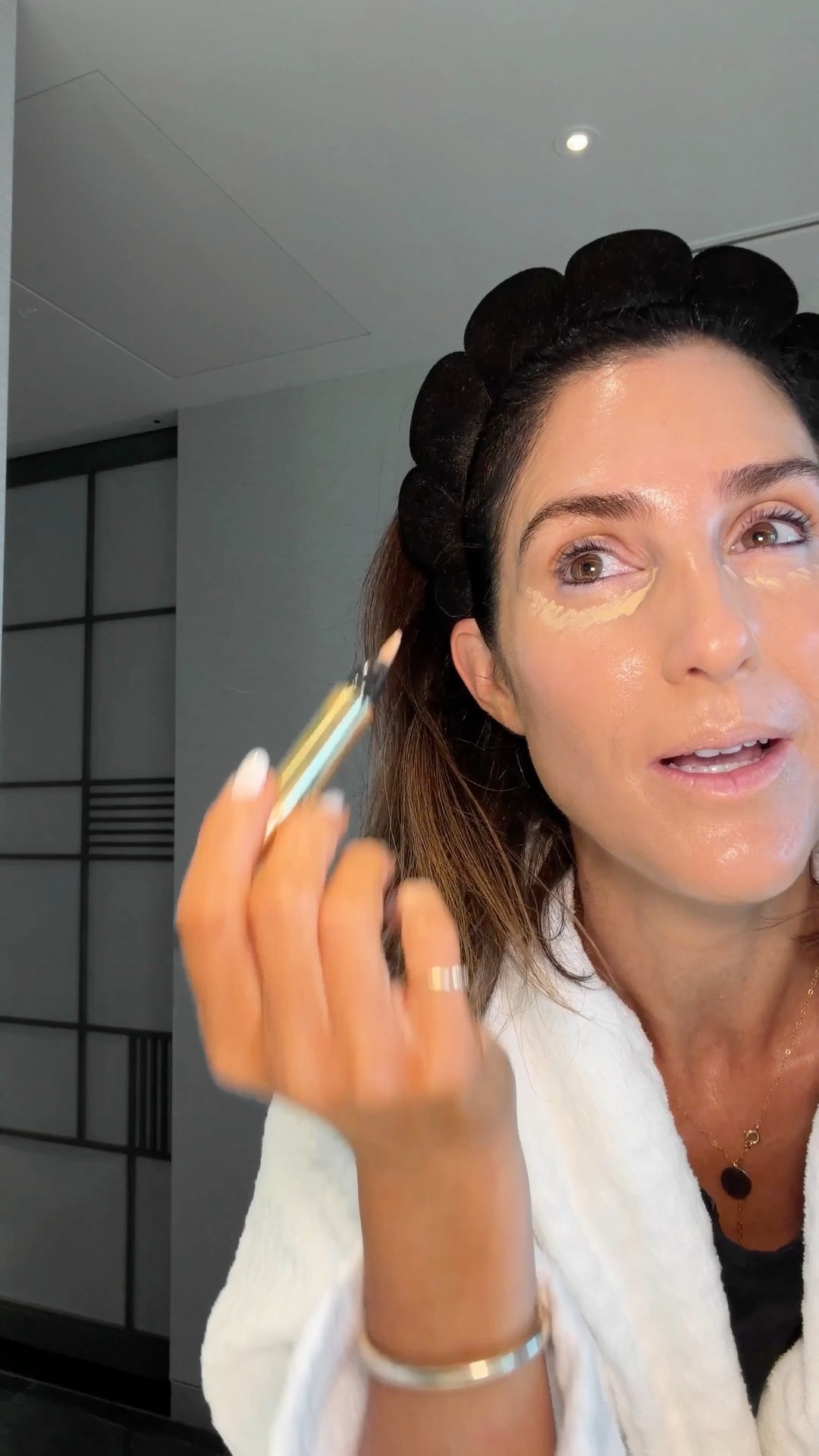 Good morning from Tokyo Japan! Wanted to get ready with you this morning and share a couple of my favorite products 
Foundation:neutral tan 
Concealer: 3.5
  #stylinbyaylin #aylin #beauty 

#LTKgrwm #LTKOver40 #LTKSaleAlert