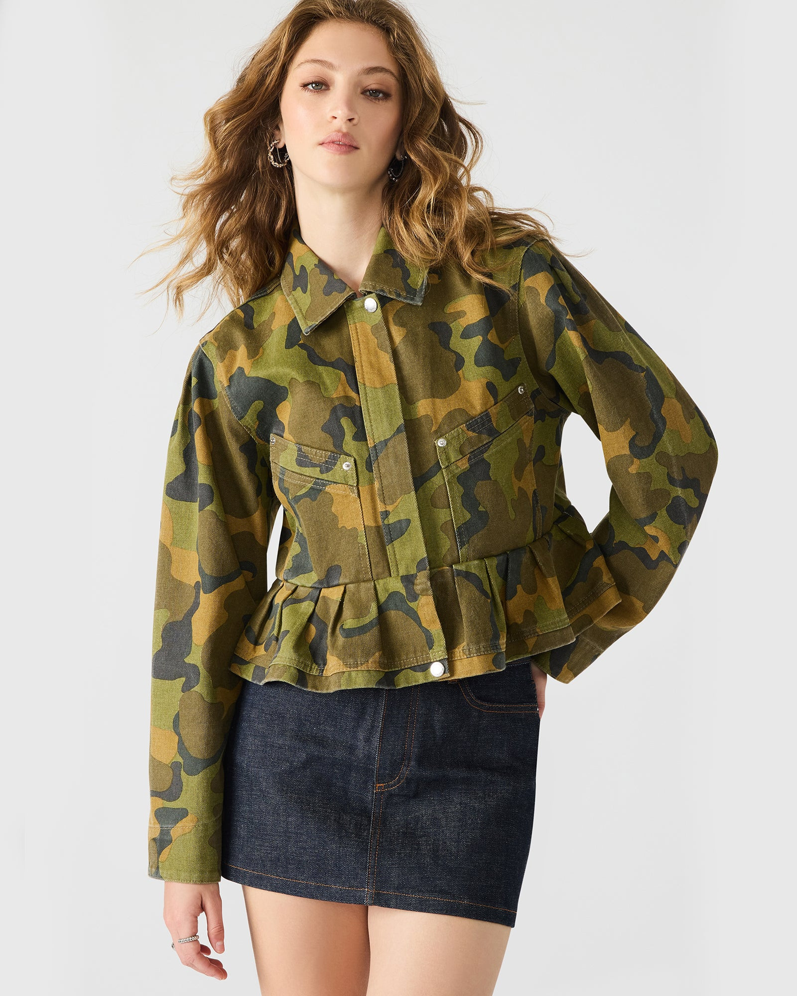 SLOAN Camouflage Long-Sleeved Zip-Up Women's Jacket | Steve Madden (US)