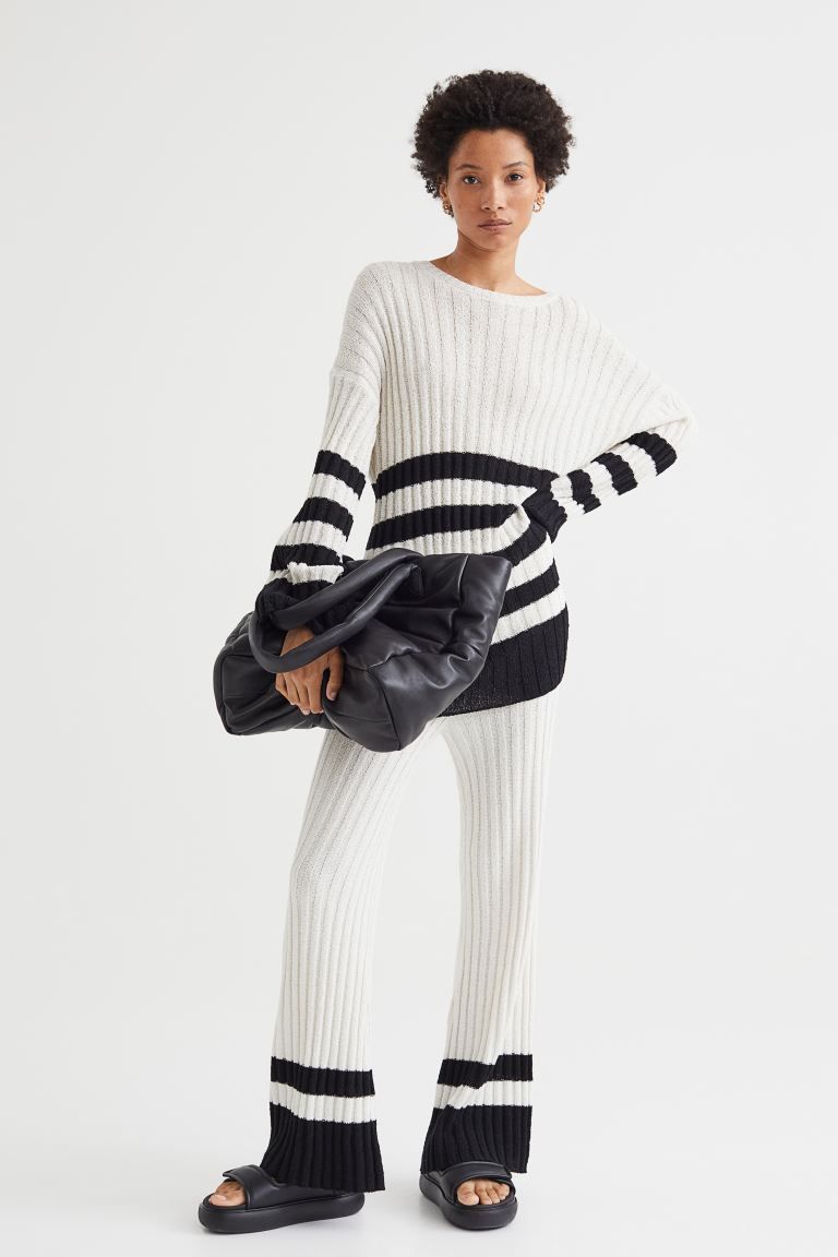 Trousers in a soft rib knit with an elasticated waist and flared hems.SizeThe model is 178cm/5'10... | H&M (UK, MY, IN, SG, PH, TW, HK)