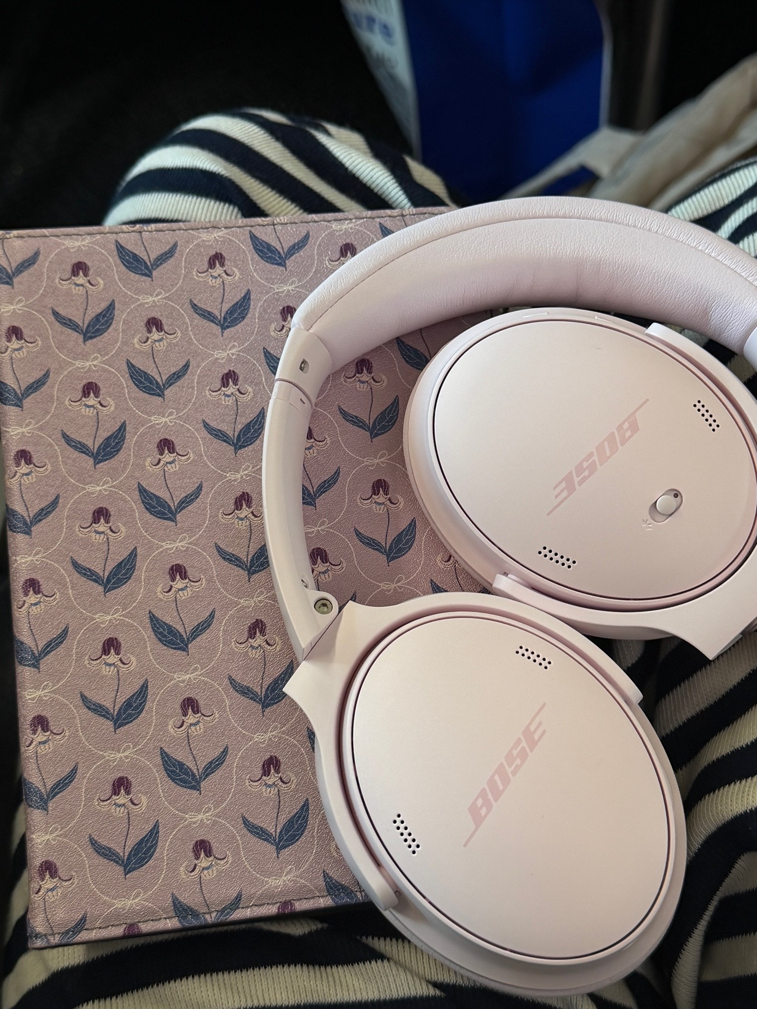 My favorite noise cancelling headphones!

#LTKdayinmylife #LTKTravel