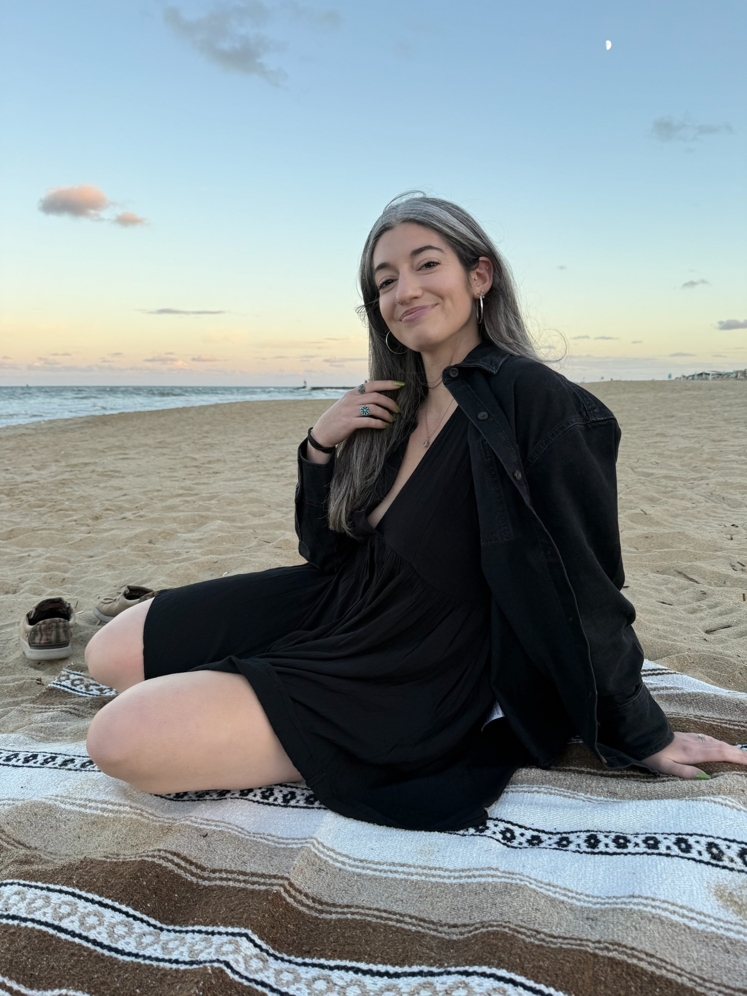 Missing warm beach days right about now...🫶🏻🌊 #oneill #oldnavy #grayhair #silverhair

#LTKSeasonal #LTKootd #LTKdayinmylife