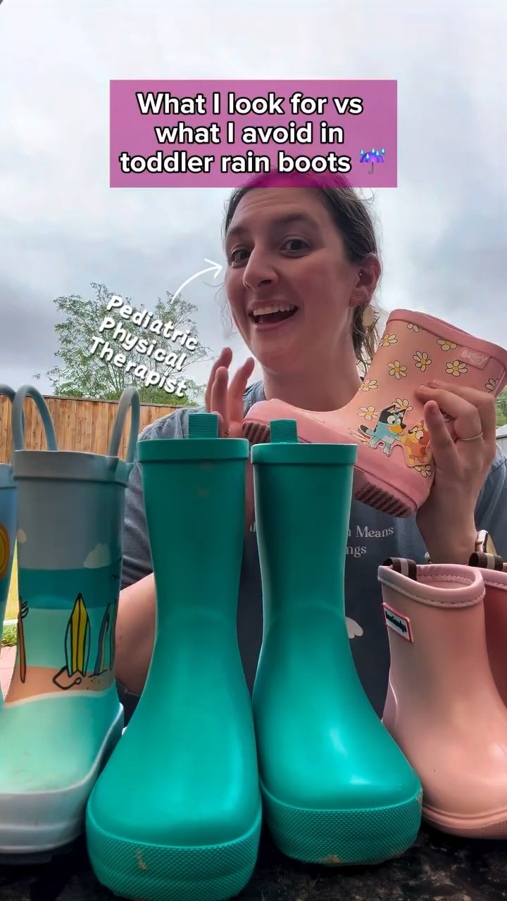 What I look for vs what I avoid in toddler rain boots… because not all of them are good for their feet ☔️🌂🌧️

As a pediatric PT, I’m looking for a few key things:
✔️ semi flexible sole 
✔️ wide toe box
✔️ zero drop 

And skipping things like:
🚫 stiff soles
🚫 narrow toe boxes
🚫 raised heels

That said, if your toddler only wears boots for 20 minutes here and there, it’s not a huge deal.
But if they’re wearing them often or all day, choosing a more foot-friendly option can make a difference 💛


#toddlerdevelopment #toddlershoes #toddlermom #pediatricpt