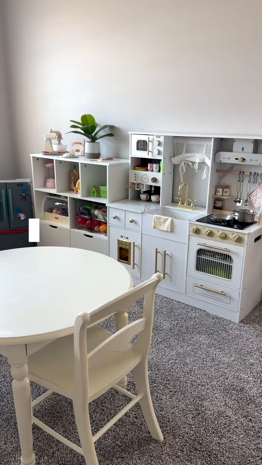 Am I starting the new year organizing my toddlers play kitchen before doing mine? Yup 🤷🏼‍♀️

This kitchen is by far one of her favorite toys and allows for so much imaginary play. She got some new things to add to it including the ice cream stand, salad spinner, wood play cutlery and bread mixers so I added shelving to store and display it all! 

#montessori #montesorritoddler #playkitchen 

Kids salad spinner, Montessori toys


#LTKHome #LTKSaleAlert #LTKGiftGuide