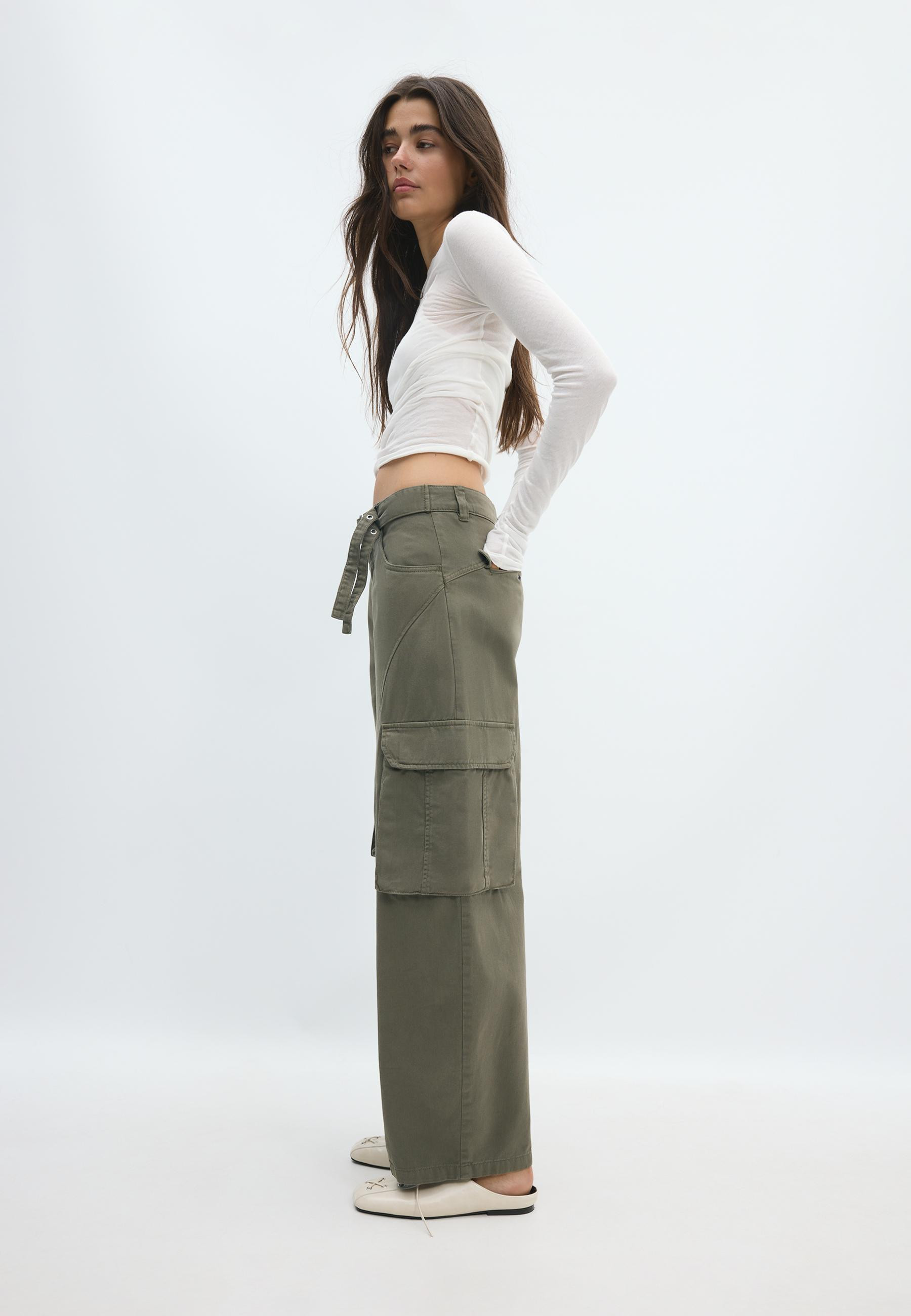Stradivarius Barrel cargo trousers  Khaki 12 | Stradivarius (UK)