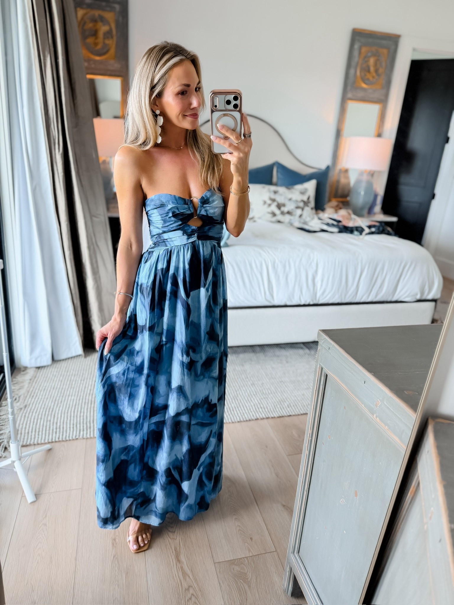 ABERCROMBIE SALE ALERT!
Use code AFLTK for 25% off SITEWIDE!
The print on this dress is so pretty! // I’m 5’3 for reference and wear xs in dresses, xs in tops, and 24 bottoms!

#LTKSpringSale #LTKootd #LTKPetite