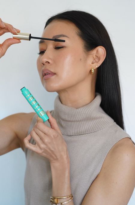 #ad We all need a go-to mascara that lifts, lengthens, and also doesn’t smudge or flake after a long day.  This @milanicosmetics Highly Rated Lash Extensions #TubingMascara from @target passed the all-day wear test even after a workout!

I love that it is made with shea butter and castor seed oil and it’s vegan and cruelty-free too!  Find #MilaniCosmetics at #Target for under $13. #targetpartner #GRWMilani #LTKunder25 

#LTKover40 #LTKbeauty #LTKstyletip