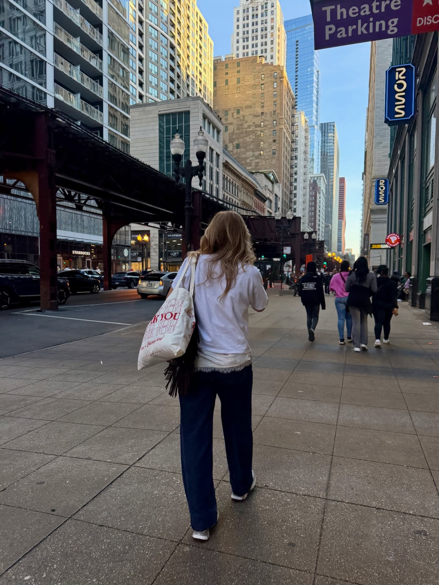 Walking around chicagoooooo 

#LTKootd #LTKTravel #LTKdayinmylife