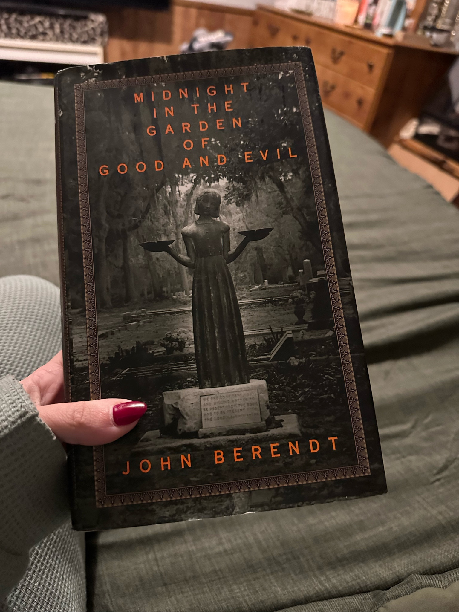 Currently reading 📖 

#LTKfindsunder50 #LTKGiftGuide #LTKhome