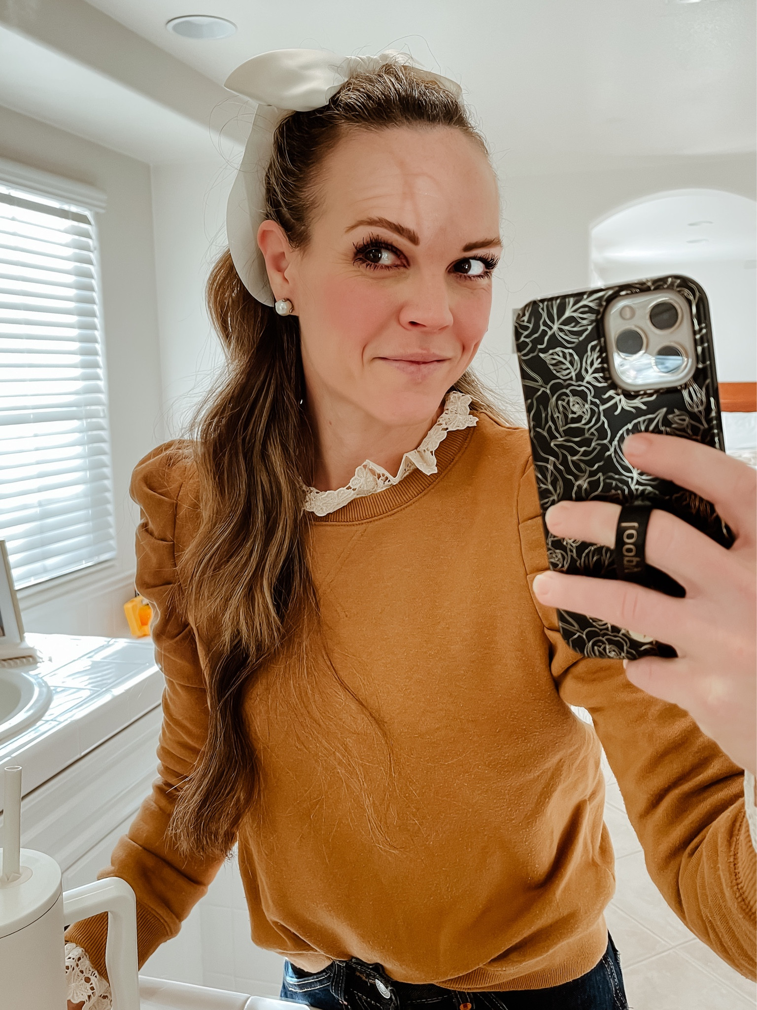 Feminine details ✨

Lace blouse —TTS, wearing a 2
Sweatshirt —TTS, wearing a smalll


#LTKstyletip #LTKfindsunder50 #LTKSeasonal