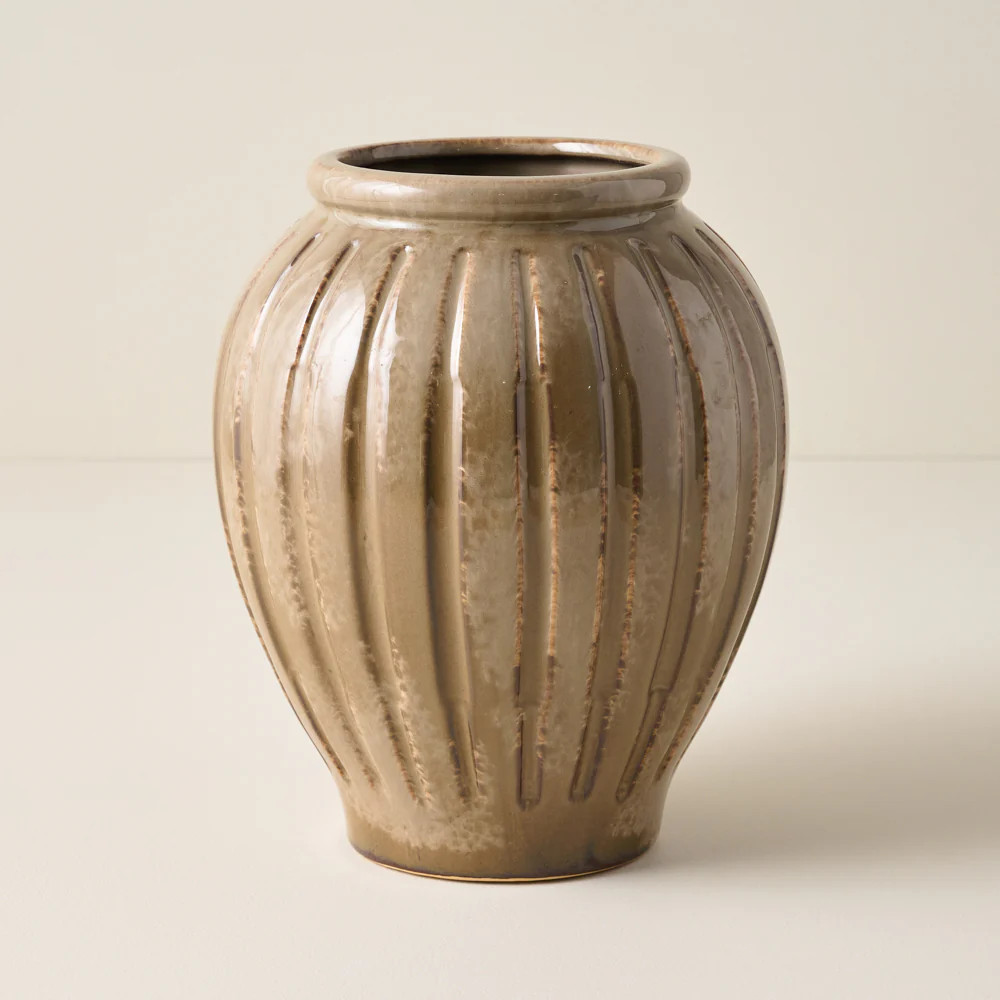 Callum Ribbed Vase | Magnolia