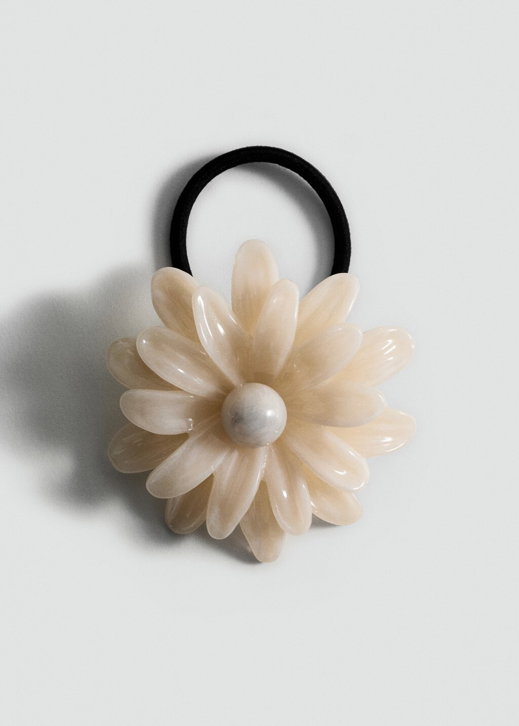 Rubber flower detail - Women | MANGO United Kingdom | MANGO (UK)